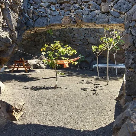 ヴィラ Peaceful With Heated Pool In